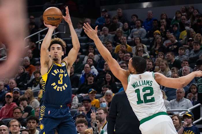 Chris Duarte shooting on Grant Williams